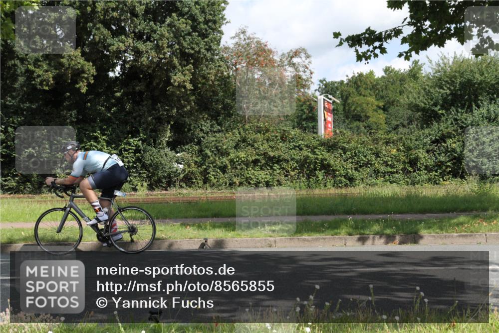 10.08.2025 - GEWOBA Citytriathlon Bremen Yannick Fuchs http://msf.ph/oto/8565855 10.08.2025 12:11:21 Radfahren 575, 645, 669, 679, 713, 835, 894, 1038 meine-sportfotos.de