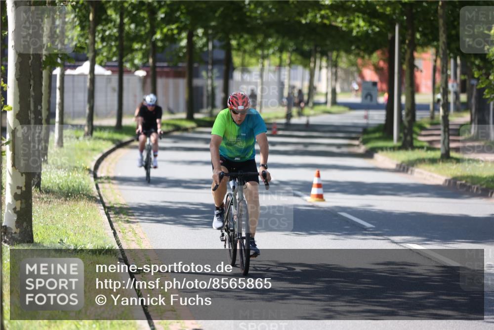 10.08.2025 - GEWOBA Citytriathlon Bremen Yannick Fuchs http://msf.ph/oto/8565865 10.08.2025 14:52:26 Radfahren 327, 329, 347, 361, 381, 412, 439, 469, 496, 520 meine-sportfotos.de