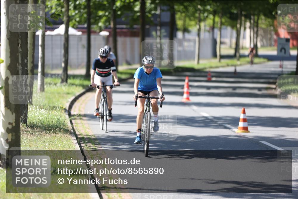 10.08.2025 - GEWOBA Citytriathlon Bremen Yannick Fuchs http://msf.ph/oto/8565890 10.08.2025 14:52:34 Radfahren 327, 329, 347, 439, 459, 469, 520 meine-sportfotos.de