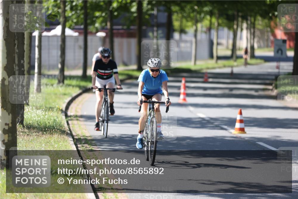 10.08.2025 - GEWOBA Citytriathlon Bremen Yannick Fuchs http://msf.ph/oto/8565892 10.08.2025 14:52:34 Radfahren 327, 329, 347, 439, 459, 469, 520 meine-sportfotos.de