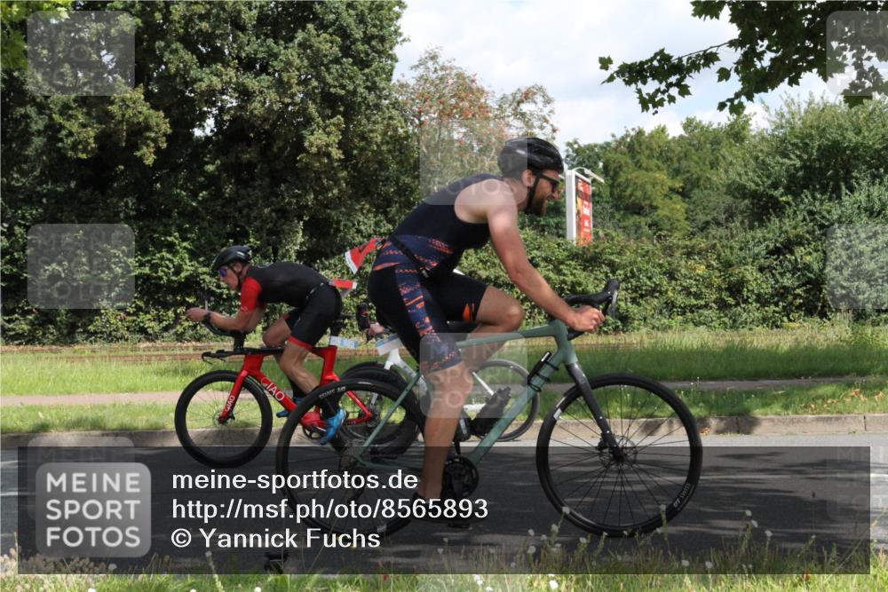 10.08.2025 - GEWOBA Citytriathlon Bremen Yannick Fuchs http://msf.ph/oto/8565893 10.08.2025 12:11:56 Radfahren 576, 667, 699, 702, 752, 799, 907 meine-sportfotos.de
