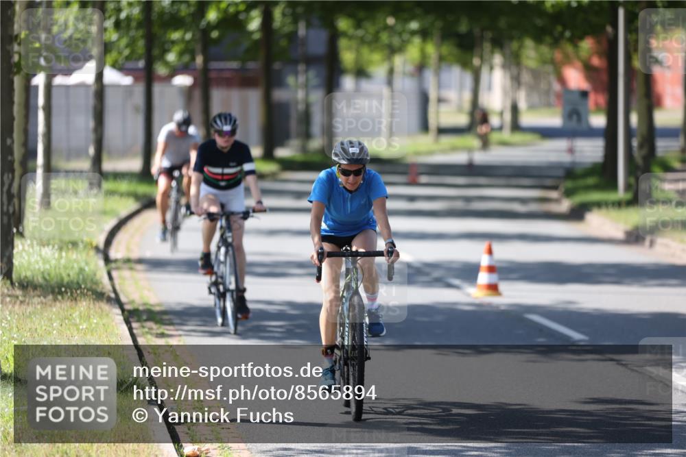 10.08.2025 - GEWOBA Citytriathlon Bremen Yannick Fuchs http://msf.ph/oto/8565894 10.08.2025 14:52:34 Radfahren 327, 329, 347, 439, 459, 469, 520 meine-sportfotos.de