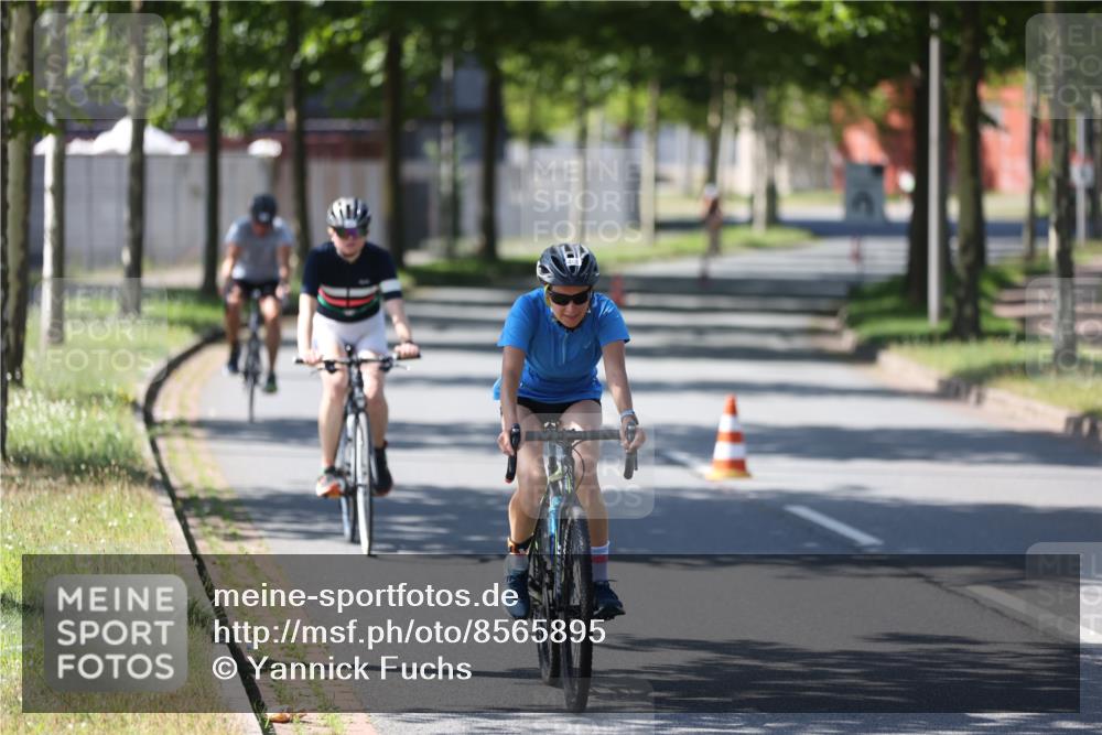 10.08.2025 - GEWOBA Citytriathlon Bremen Yannick Fuchs http://msf.ph/oto/8565895 10.08.2025 14:52:34 Radfahren 327, 329, 347, 439, 459, 469, 520 meine-sportfotos.de