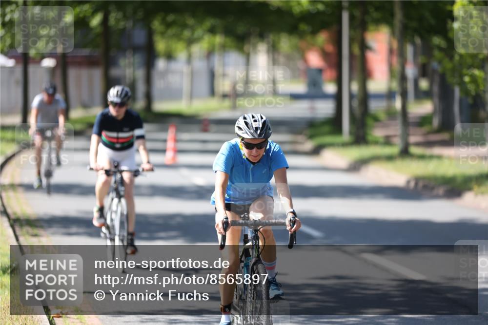 10.08.2025 - GEWOBA Citytriathlon Bremen Yannick Fuchs http://msf.ph/oto/8565897 10.08.2025 14:52:35 Radfahren 327, 329, 347, 439, 459, 469 meine-sportfotos.de