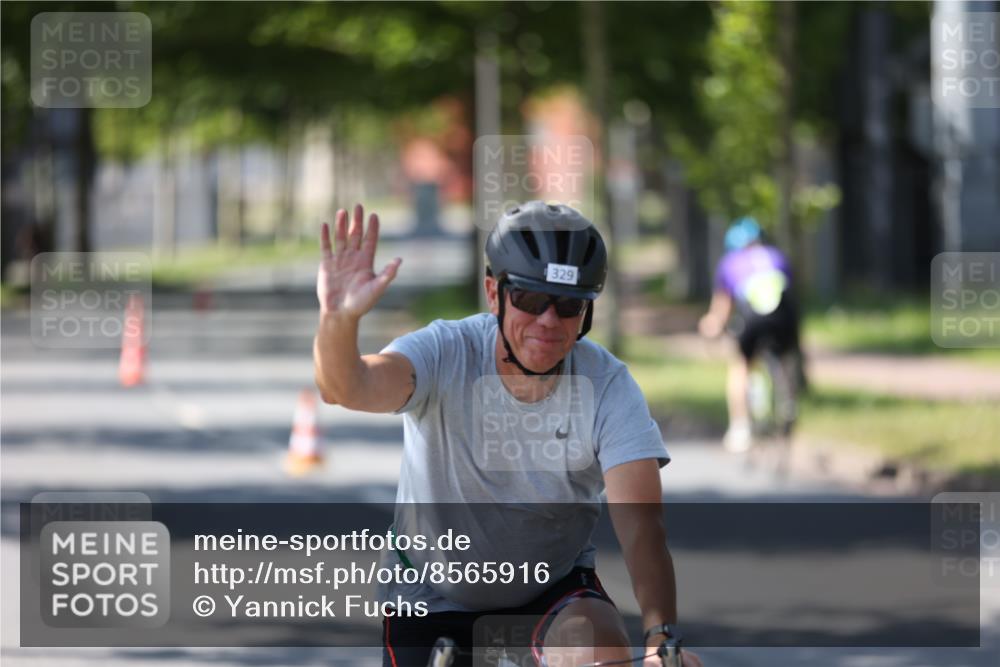 10.08.2025 - GEWOBA Citytriathlon Bremen Yannick Fuchs http://msf.ph/oto/8565916 10.08.2025 14:52:38 Radfahren 329, 347, 439, 459, 469 meine-sportfotos.de