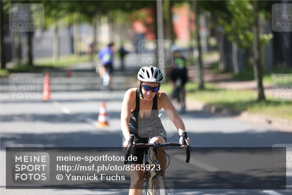 10.08.2025 - GEWOBA Citytriathlon Bremen Yannick Fuchs http://msf.ph/oto/8565923 10.08.2025 14:52:47 Radfahren 378, 385, 459, 510 meine-sportfotos.de