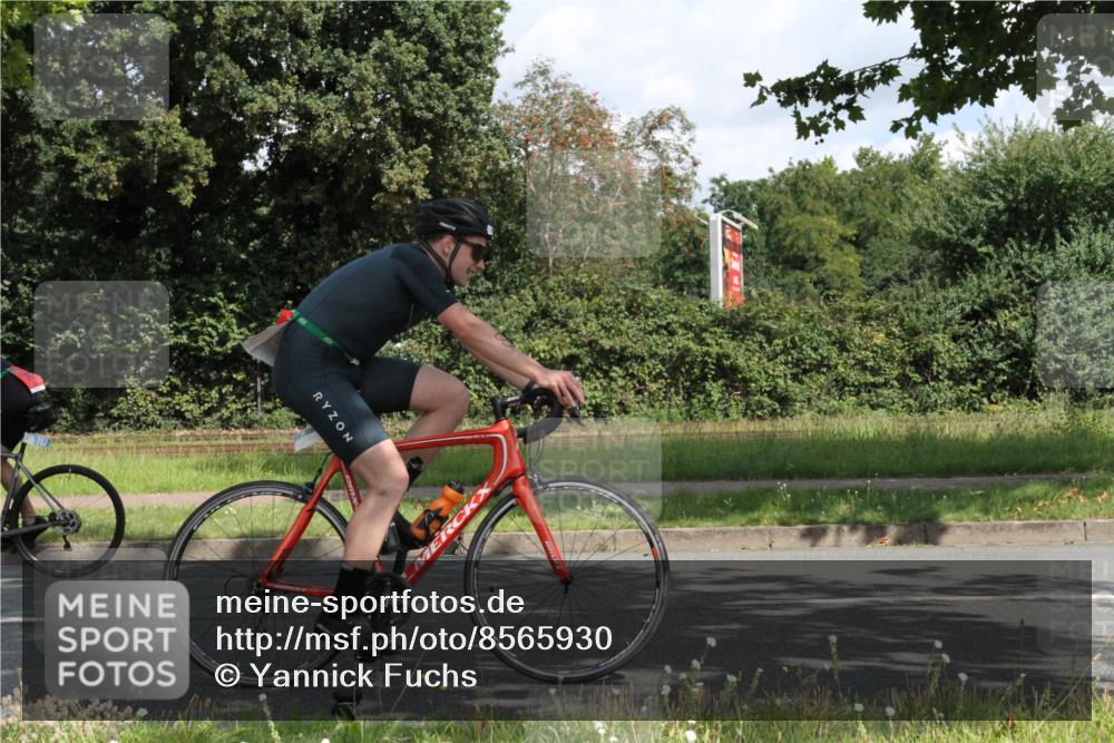 10.08.2025 - GEWOBA Citytriathlon Bremen Yannick Fuchs http://msf.ph/oto/8565930 10.08.2025 12:12:12 Radfahren 576, 605, 667, 751, 799, 816, 907, 1003 meine-sportfotos.de