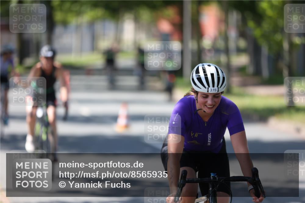 10.08.2025 - GEWOBA Citytriathlon Bremen Yannick Fuchs http://msf.ph/oto/8565935 10.08.2025 14:53:00 Radfahren 376, 378, 385, 463, 510 meine-sportfotos.de
