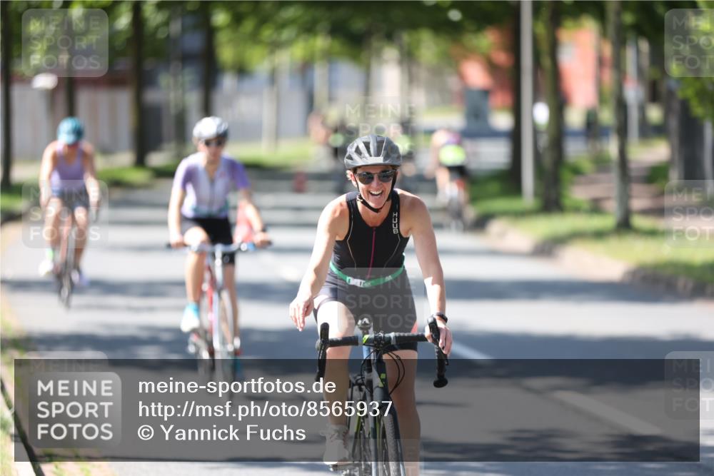 10.08.2025 - GEWOBA Citytriathlon Bremen Yannick Fuchs http://msf.ph/oto/8565937 10.08.2025 14:53:01 Radfahren 376, 378, 385, 463, 510 meine-sportfotos.de