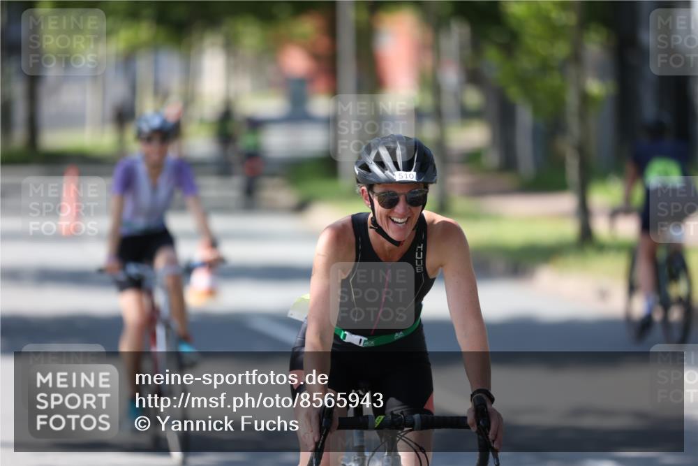 10.08.2025 - GEWOBA Citytriathlon Bremen Yannick Fuchs http://msf.ph/oto/8565943 10.08.2025 14:53:01 Radfahren 376, 378, 385, 463, 510 meine-sportfotos.de