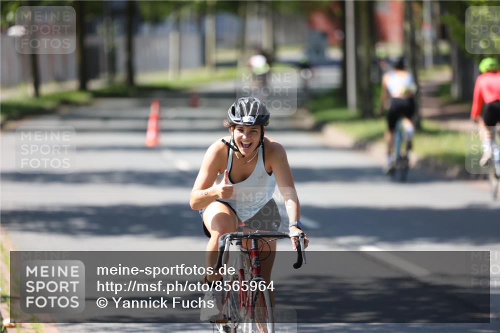 10.08.2025 - GEWOBA Citytriathlon Bremen Yannick Fuchs http://msf.ph/oto/8565964 10.08.2025 14:53:12 Radfahren 188, 376, 385, 463 meine-sportfotos.de