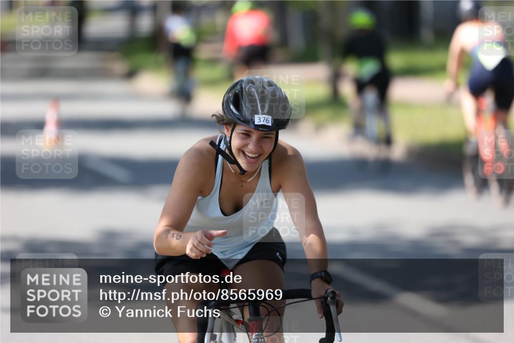 10.08.2025 - GEWOBA Citytriathlon Bremen Yannick Fuchs http://msf.ph/oto/8565969 10.08.2025 14:53:12 Radfahren 188, 376, 385, 463 meine-sportfotos.de