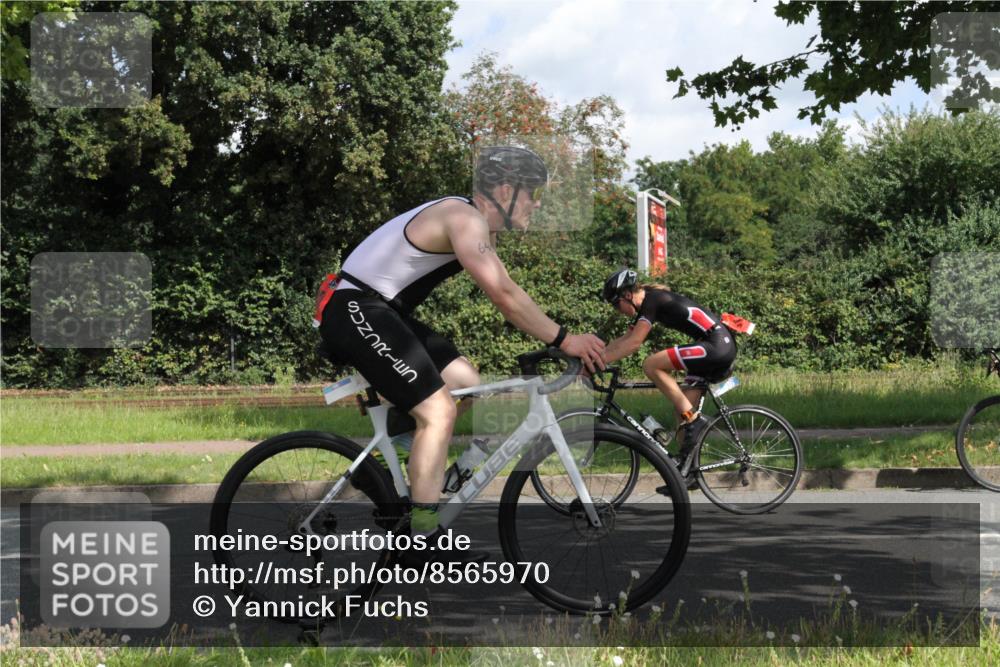 10.08.2025 - GEWOBA Citytriathlon Bremen Yannick Fuchs http://msf.ph/oto/8565970 10.08.2025 12:12:45 Radfahren 640, 692, 769, 771, 851, 884, 885, 1012 meine-sportfotos.de