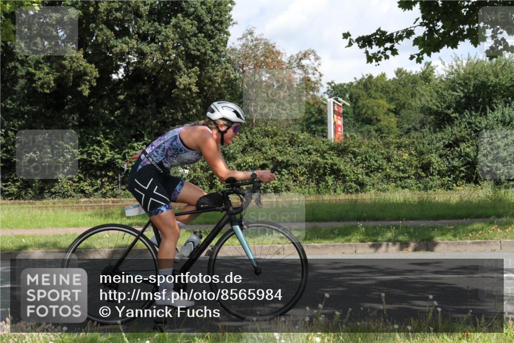 10.08.2025 - GEWOBA Citytriathlon Bremen Yannick Fuchs http://msf.ph/oto/8565984 10.08.2025 12:12:51 Radfahren 640, 675, 692, 745, 767, 771, 851, 884, 885, 960 meine-sportfotos.de