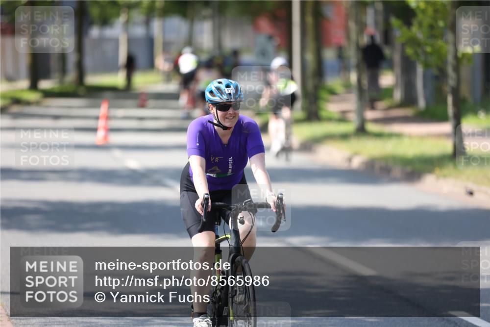 10.08.2025 - GEWOBA Citytriathlon Bremen Yannick Fuchs http://msf.ph/oto/8565986 10.08.2025 14:53:42 Radfahren 291, 300, 419, 438, 501 meine-sportfotos.de