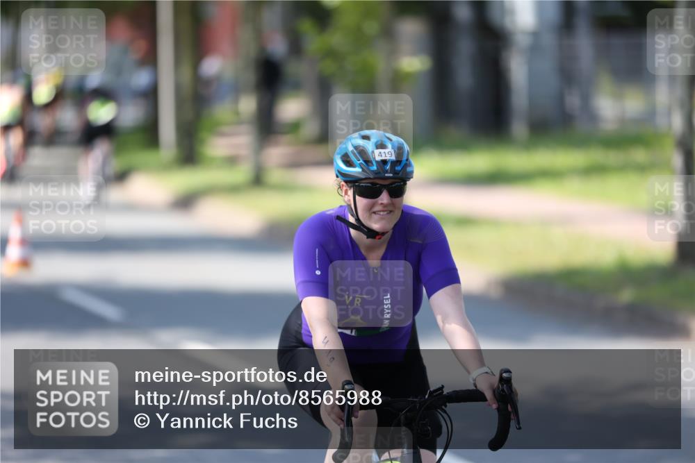 10.08.2025 - GEWOBA Citytriathlon Bremen Yannick Fuchs http://msf.ph/oto/8565988 10.08.2025 14:53:43 Radfahren 291, 300, 419, 438, 501 meine-sportfotos.de