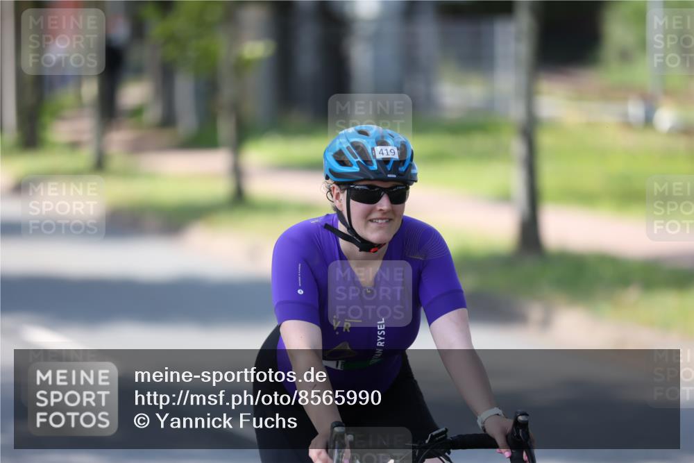 10.08.2025 - GEWOBA Citytriathlon Bremen Yannick Fuchs http://msf.ph/oto/8565990 10.08.2025 14:53:43 Radfahren 291, 300, 419, 438, 501 meine-sportfotos.de