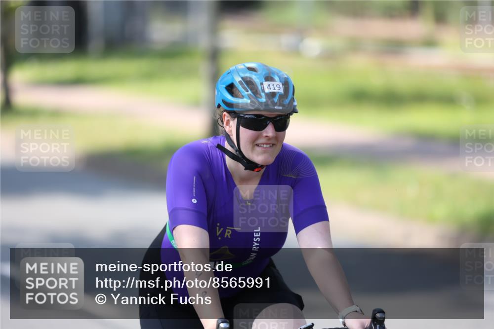 10.08.2025 - GEWOBA Citytriathlon Bremen Yannick Fuchs http://msf.ph/oto/8565991 10.08.2025 14:53:44 Radfahren 291, 300, 419, 438, 501 meine-sportfotos.de