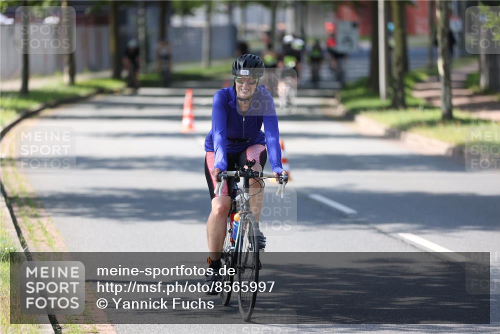 10.08.2025 - GEWOBA Citytriathlon Bremen Yannick Fuchs http://msf.ph/oto/8565997 10.08.2025 14:53:45 Radfahren 291, 300, 419, 438, 501 meine-sportfotos.de