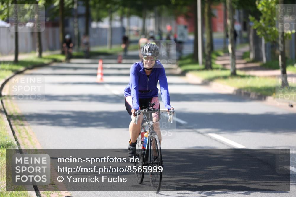 10.08.2025 - GEWOBA Citytriathlon Bremen Yannick Fuchs http://msf.ph/oto/8565999 10.08.2025 14:53:45 Radfahren 291, 300, 419, 438, 501 meine-sportfotos.de