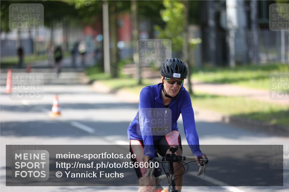 10.08.2025 - GEWOBA Citytriathlon Bremen Yannick Fuchs http://msf.ph/oto/8566000 10.08.2025 14:53:46 Radfahren 291, 300, 419, 438, 501 meine-sportfotos.de