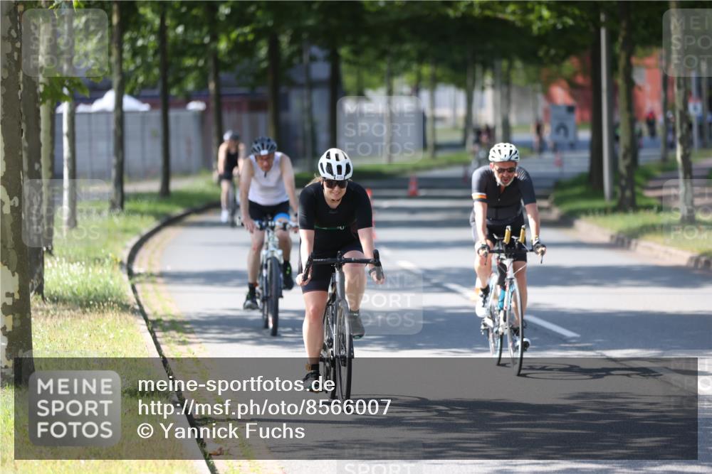 10.08.2025 - GEWOBA Citytriathlon Bremen Yannick Fuchs http://msf.ph/oto/8566007 10.08.2025 14:53:53 Radfahren 291, 300, 345, 434, 438, 473, 485, 501 meine-sportfotos.de