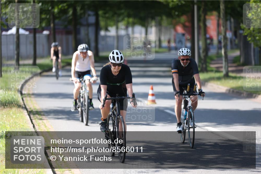 10.08.2025 - GEWOBA Citytriathlon Bremen Yannick Fuchs http://msf.ph/oto/8566011 10.08.2025 14:53:54 Radfahren 291, 300, 345, 434, 438, 473, 485, 501, 519 meine-sportfotos.de