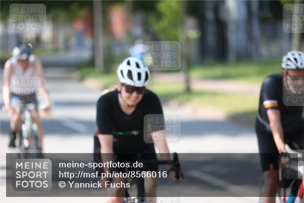 10.08.2025 - GEWOBA Citytriathlon Bremen Yannick Fuchs http://msf.ph/oto/8566016 10.08.2025 14:53:55 Radfahren 291, 300, 345, 434, 438, 473, 485, 519 meine-sportfotos.de
