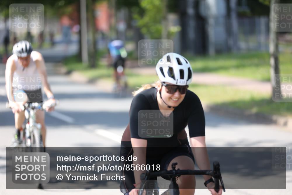 10.08.2025 - GEWOBA Citytriathlon Bremen Yannick Fuchs http://msf.ph/oto/8566018 10.08.2025 14:53:55 Radfahren 291, 300, 345, 434, 438, 473, 485, 519 meine-sportfotos.de