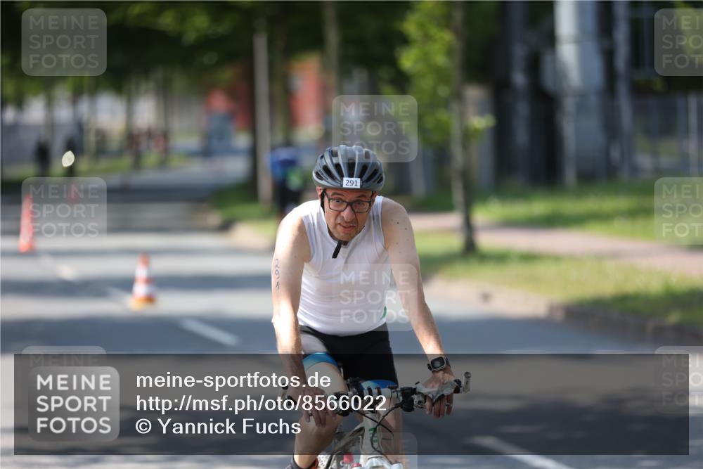 10.08.2025 - GEWOBA Citytriathlon Bremen Yannick Fuchs http://msf.ph/oto/8566022 10.08.2025 14:53:56 Radfahren 291, 300, 345, 434, 438, 473, 485, 519 meine-sportfotos.de