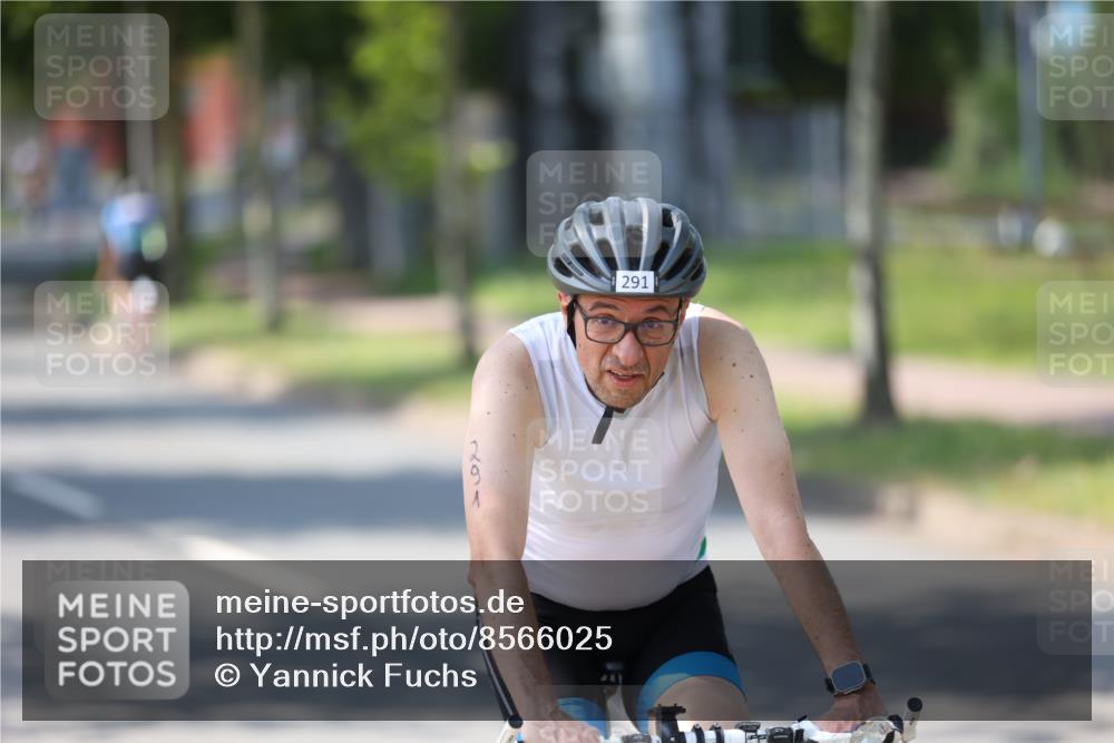 10.08.2025 - GEWOBA Citytriathlon Bremen Yannick Fuchs http://msf.ph/oto/8566025 10.08.2025 14:53:56 Radfahren 291, 300, 345, 434, 438, 473, 485, 519 meine-sportfotos.de