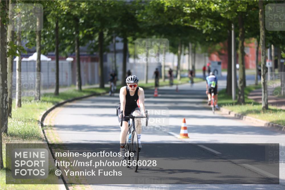 10.08.2025 - GEWOBA Citytriathlon Bremen Yannick Fuchs http://msf.ph/oto/8566028 10.08.2025 14:53:57 Radfahren 291, 300, 345, 434, 438, 473, 485, 519 meine-sportfotos.de