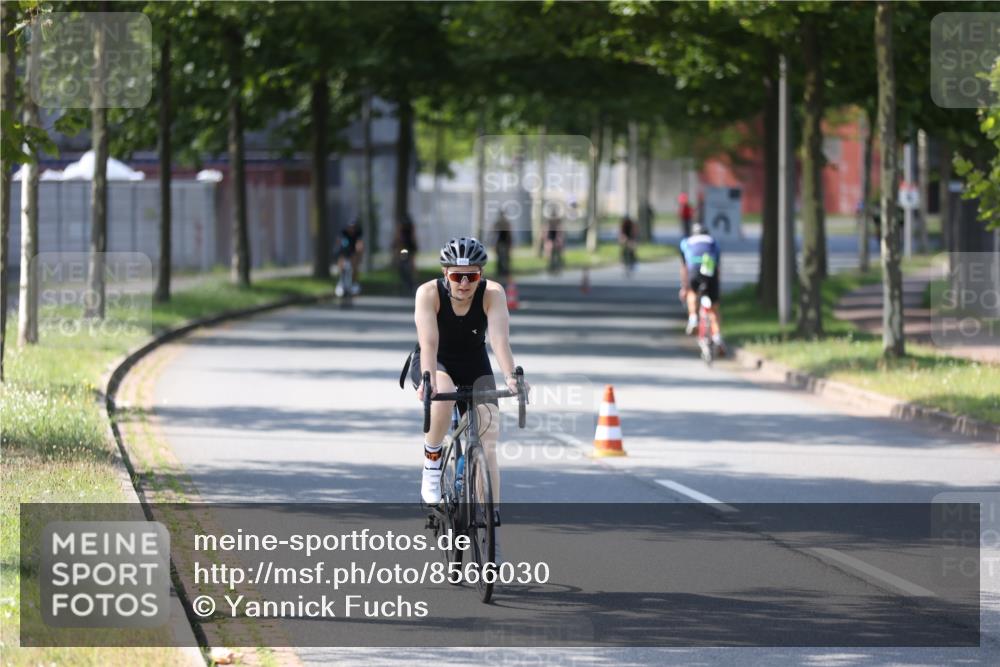 10.08.2025 - GEWOBA Citytriathlon Bremen Yannick Fuchs http://msf.ph/oto/8566030 10.08.2025 14:53:58 Radfahren 291, 300, 345, 434, 438, 473, 485, 519 meine-sportfotos.de