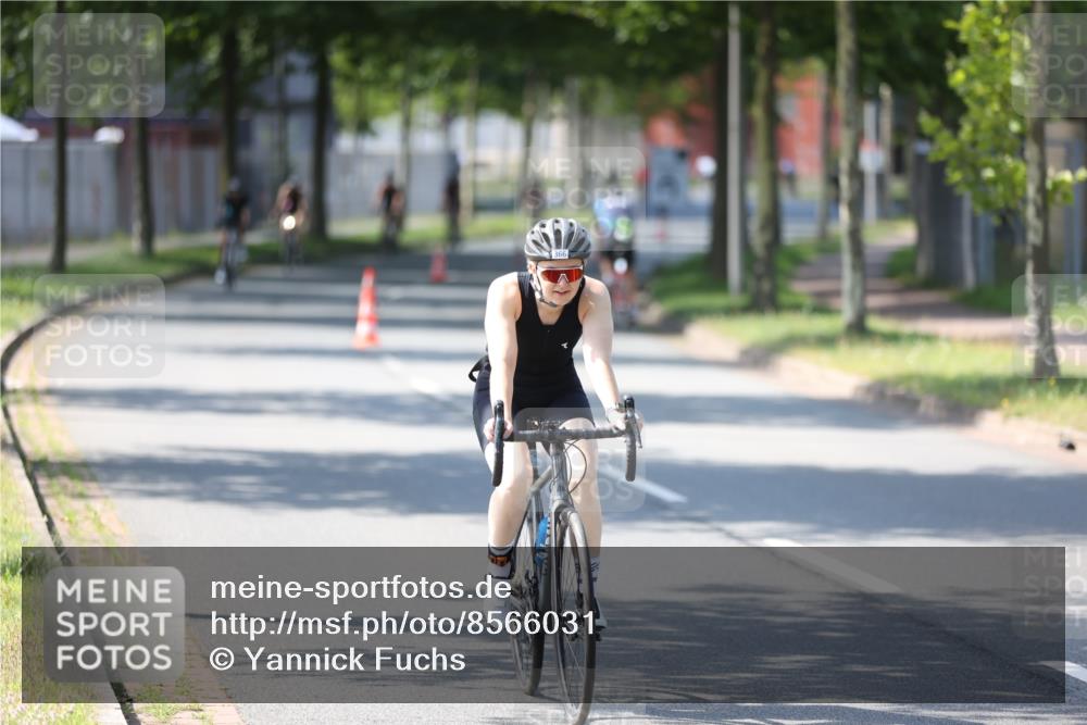 10.08.2025 - GEWOBA Citytriathlon Bremen Yannick Fuchs http://msf.ph/oto/8566031 10.08.2025 14:53:58 Radfahren 291, 300, 345, 434, 438, 473, 485, 519 meine-sportfotos.de