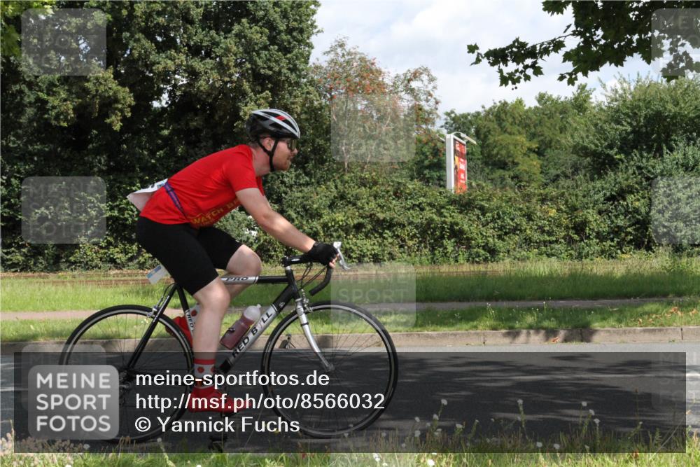 10.08.2025 - GEWOBA Citytriathlon Bremen Yannick Fuchs http://msf.ph/oto/8566032 10.08.2025 12:13:18 Radfahren 760, 774, 1013, 1026 meine-sportfotos.de