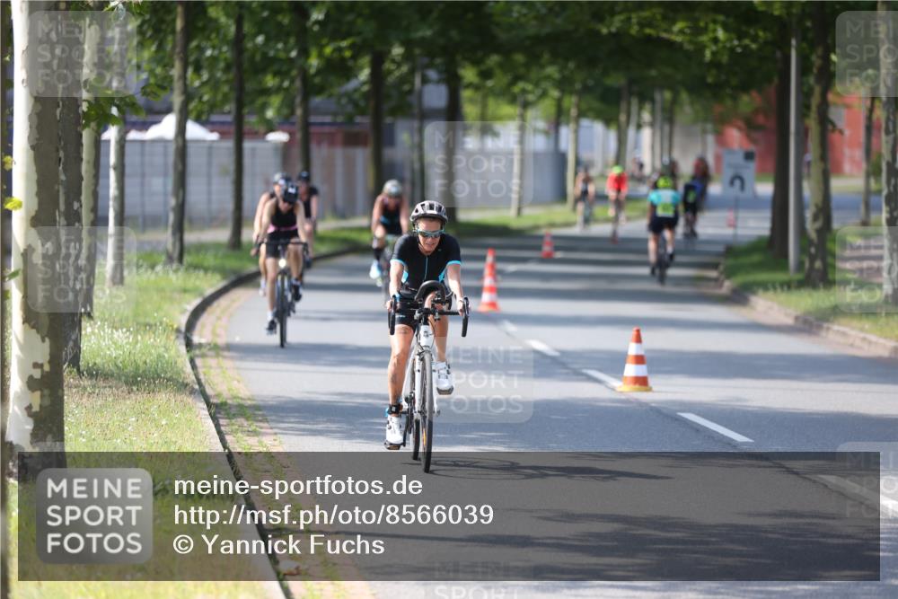 10.08.2025 - GEWOBA Citytriathlon Bremen Yannick Fuchs http://msf.ph/oto/8566039 10.08.2025 14:54:04 Radfahren 300, 345, 362, 433, 434, 473, 485, 508, 519 meine-sportfotos.de