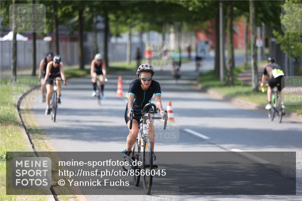 10.08.2025 - GEWOBA Citytriathlon Bremen Yannick Fuchs http://msf.ph/oto/8566045 10.08.2025 14:54:05 Radfahren 300, 345, 362, 433, 434, 473, 485, 508, 519 meine-sportfotos.de