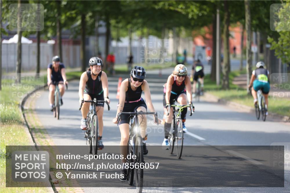 10.08.2025 - GEWOBA Citytriathlon Bremen Yannick Fuchs http://msf.ph/oto/8566057 10.08.2025 14:54:07 Radfahren 324, 345, 362, 433, 434, 454, 473, 475, 485, 508, 519 meine-sportfotos.de