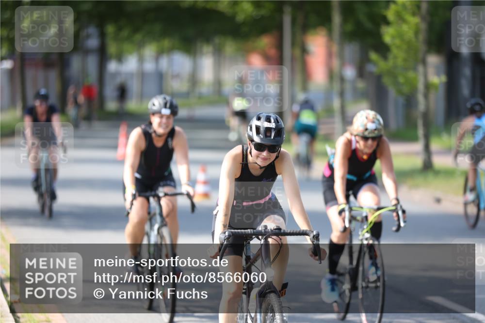 10.08.2025 - GEWOBA Citytriathlon Bremen Yannick Fuchs http://msf.ph/oto/8566060 10.08.2025 14:54:08 Radfahren 324, 345, 362, 433, 434, 454, 473, 475, 485, 508, 519 meine-sportfotos.de