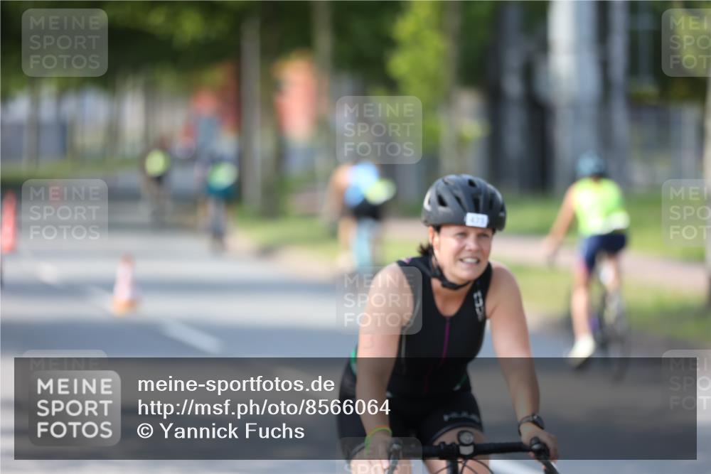 10.08.2025 - GEWOBA Citytriathlon Bremen Yannick Fuchs http://msf.ph/oto/8566064 10.08.2025 14:54:09 Radfahren 206, 324, 345, 362, 433, 434, 454, 473, 475, 485, 508, 519 meine-sportfotos.de