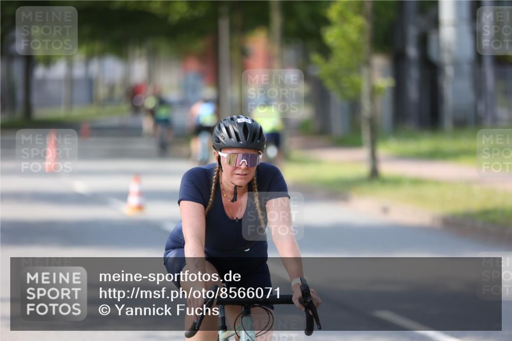 10.08.2025 - GEWOBA Citytriathlon Bremen Yannick Fuchs http://msf.ph/oto/8566071 10.08.2025 14:54:11 Radfahren 206, 324, 345, 362, 433, 434, 454, 473, 475, 485, 508, 519 meine-sportfotos.de