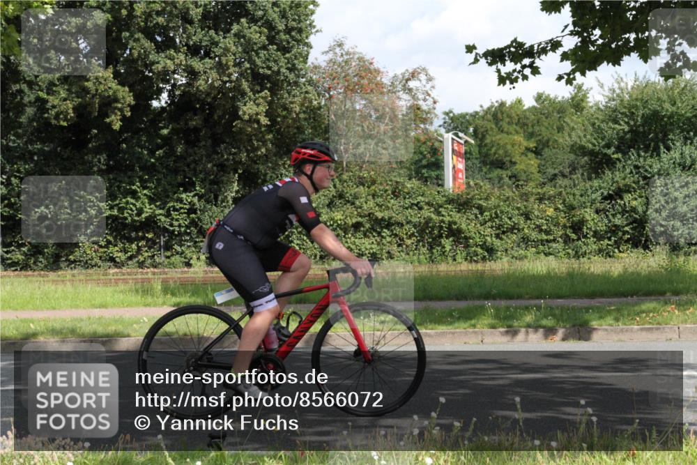 10.08.2025 - GEWOBA Citytriathlon Bremen Yannick Fuchs http://msf.ph/oto/8566072 10.08.2025 12:13:38 Radfahren 552, 612, 621, 649, 664, 770, 774, 776, 823, 916, 1017 meine-sportfotos.de