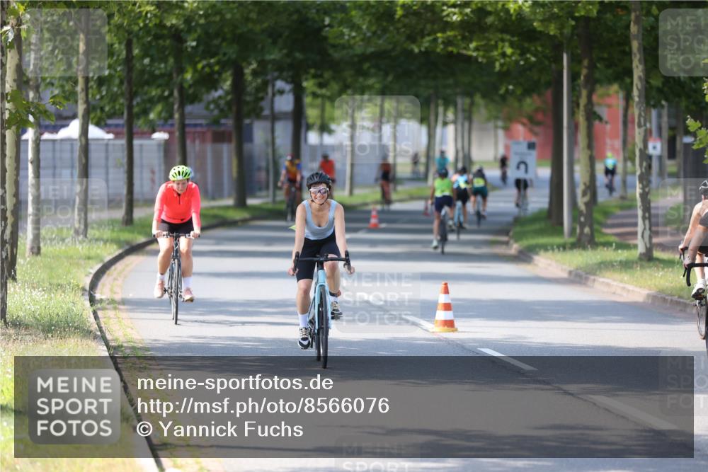 10.08.2025 - GEWOBA Citytriathlon Bremen Yannick Fuchs http://msf.ph/oto/8566076 10.08.2025 14:54:14 Radfahren 206, 324, 362, 433, 434, 454, 473, 475, 485, 508, 519 meine-sportfotos.de
