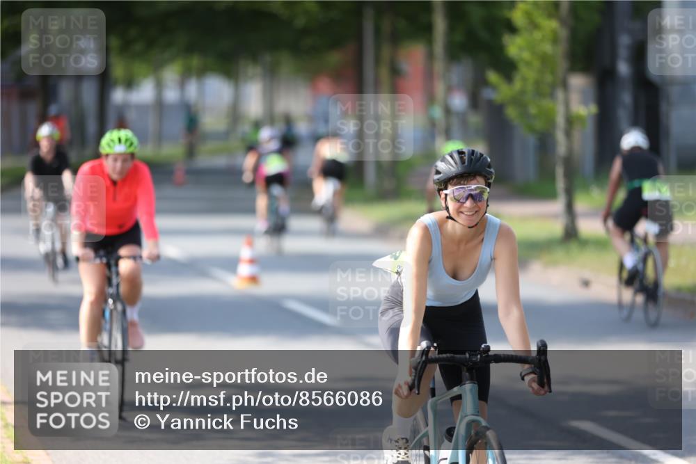 10.08.2025 - GEWOBA Citytriathlon Bremen Yannick Fuchs http://msf.ph/oto/8566086 10.08.2025 14:54:16 Radfahren 206, 324, 362, 393, 433, 434, 454, 473, 475, 485, 508, 519 meine-sportfotos.de