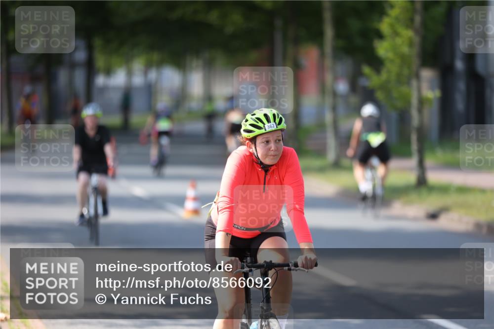 10.08.2025 - GEWOBA Citytriathlon Bremen Yannick Fuchs http://msf.ph/oto/8566092 10.08.2025 14:54:17 Radfahren 206, 324, 362, 393, 433, 434, 454, 473, 475, 508, 519 meine-sportfotos.de