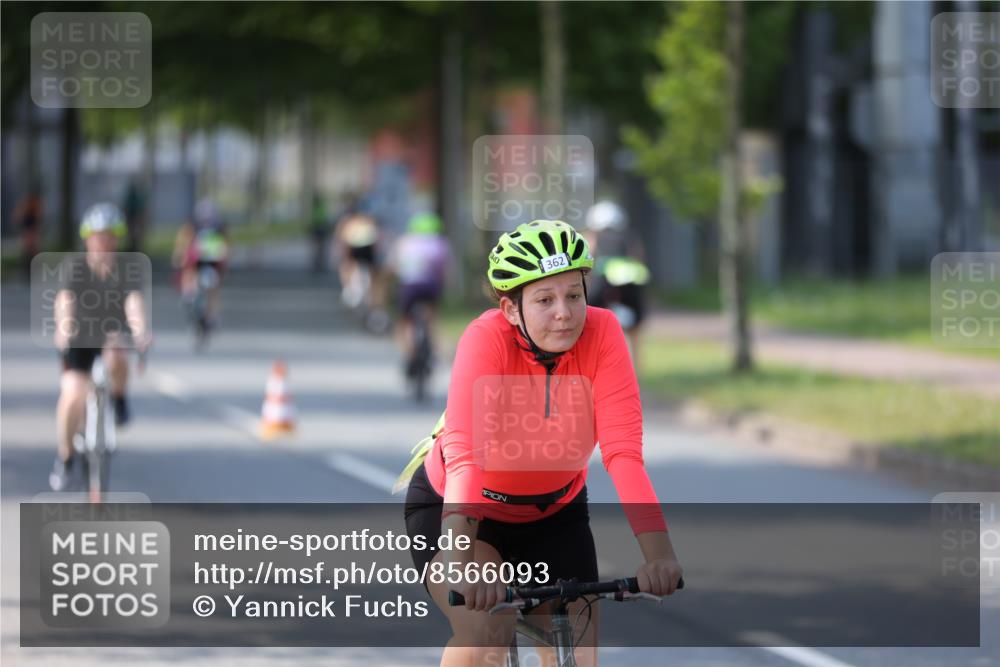 10.08.2025 - GEWOBA Citytriathlon Bremen Yannick Fuchs http://msf.ph/oto/8566093 10.08.2025 14:54:17 Radfahren 206, 324, 362, 393, 433, 434, 454, 473, 475, 508, 519 meine-sportfotos.de
