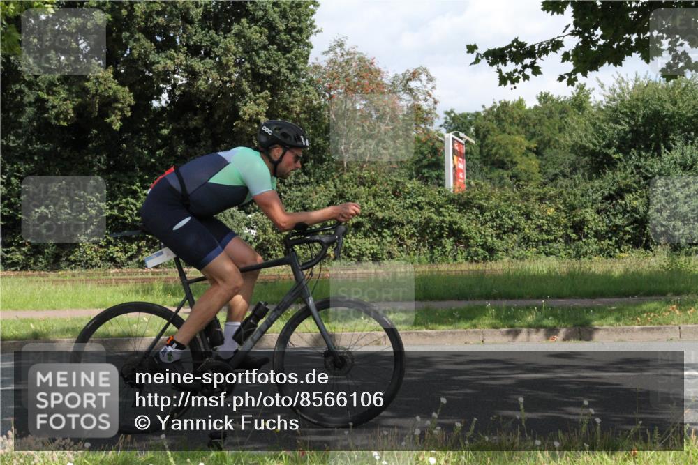 10.08.2025 - GEWOBA Citytriathlon Bremen Yannick Fuchs http://msf.ph/oto/8566106 10.08.2025 12:13:54 Radfahren 568, 590, 621, 689, 733, 776, 823, 863, 873, 950, 951, 1017 meine-sportfotos.de