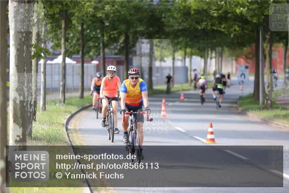 10.08.2025 - GEWOBA Citytriathlon Bremen Yannick Fuchs http://msf.ph/oto/8566113 10.08.2025 14:54:21 Radfahren 206, 316, 324, 362, 387, 393, 433, 454, 475, 489, 508, 514 meine-sportfotos.de