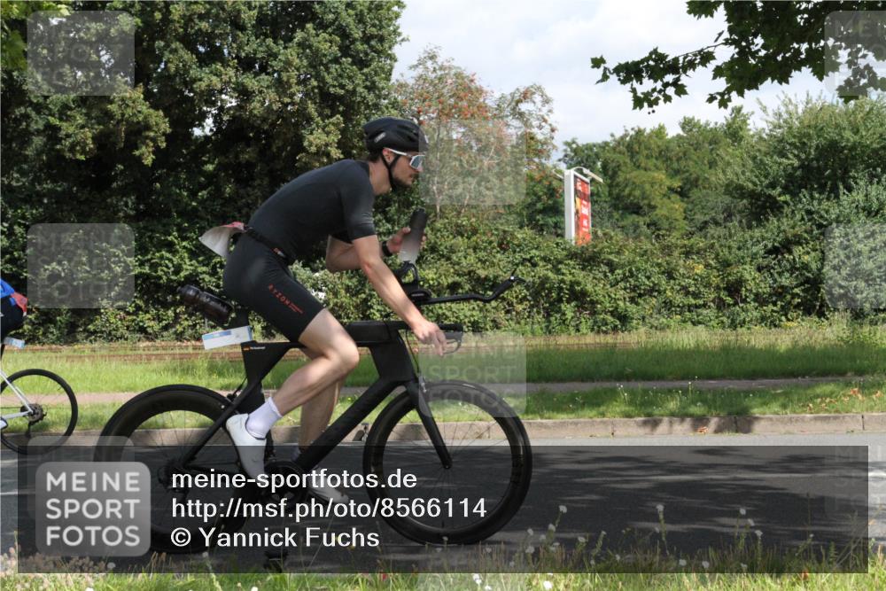 10.08.2025 - GEWOBA Citytriathlon Bremen Yannick Fuchs http://msf.ph/oto/8566114 10.08.2025 12:13:57 Radfahren 568, 587, 590, 615, 621, 689, 733, 776, 823, 863, 873, 950, 951 meine-sportfotos.de