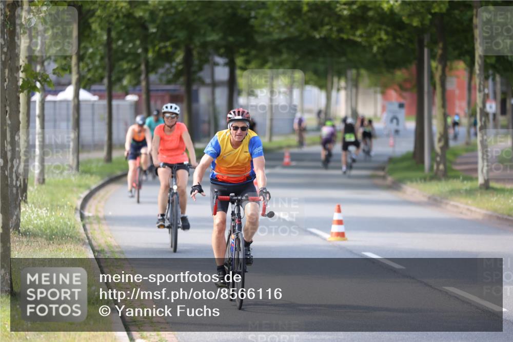 10.08.2025 - GEWOBA Citytriathlon Bremen Yannick Fuchs http://msf.ph/oto/8566116 10.08.2025 14:54:22 Radfahren 206, 316, 324, 362, 387, 393, 433, 454, 475, 489, 507, 508, 514 meine-sportfotos.de